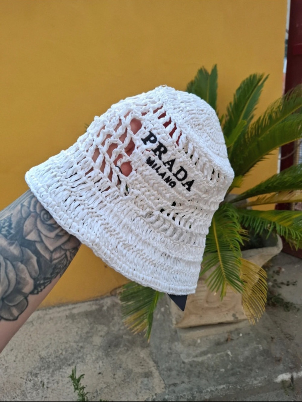 PRADA White RAFIA Bucket Hat - NWT - - Picture 2 of 7